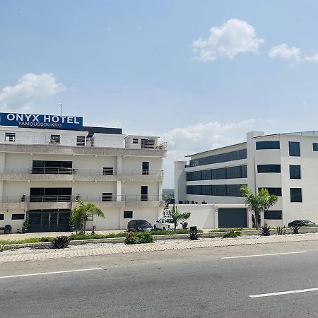 Onyx Hotel Yamoussoukro Exteriör bild