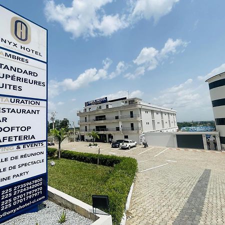 Onyx Hotel Yamoussoukro Exteriör bild