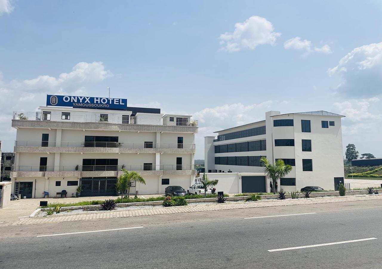 Onyx Hotel Yamoussoukro Exteriör bild