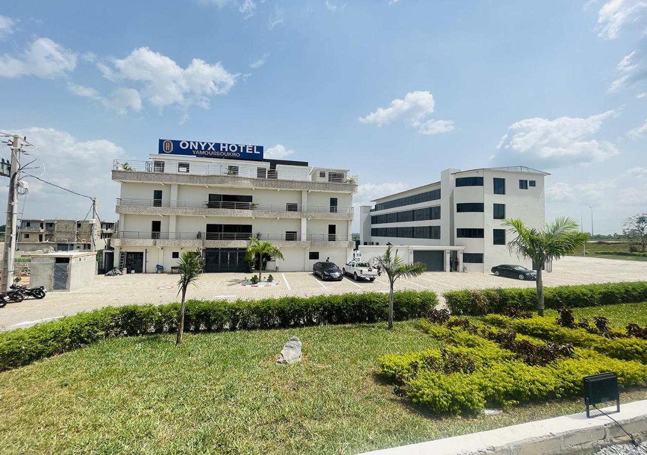Onyx Hotel Yamoussoukro Exteriör bild