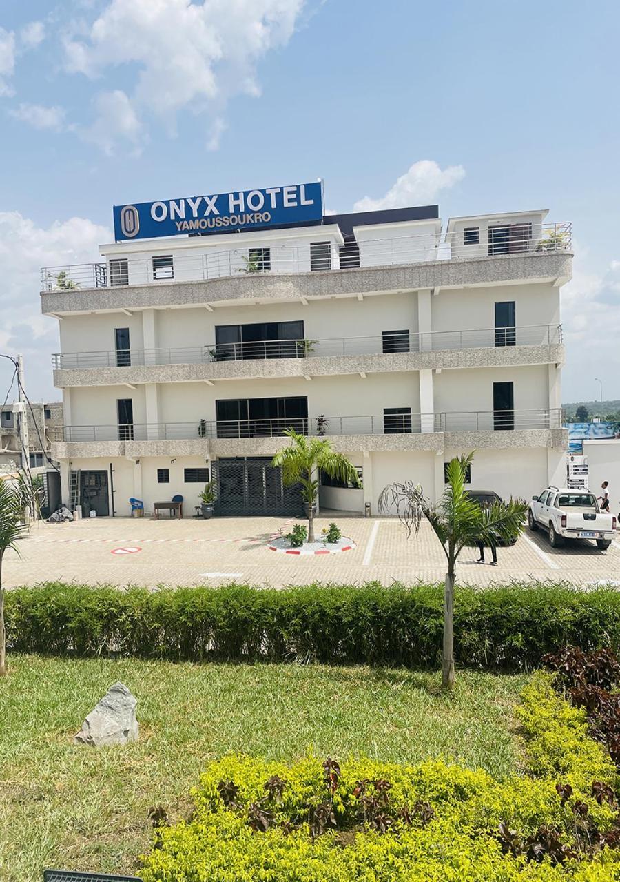 Onyx Hotel Yamoussoukro Exteriör bild